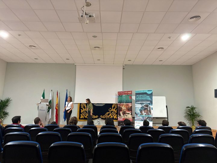 Intervención en el auditorio ante los participantes