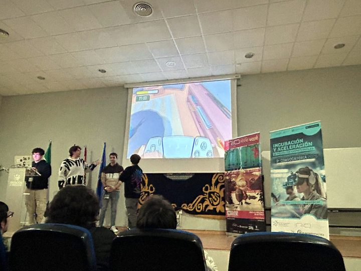 Un equipo presenta un juego en 3D